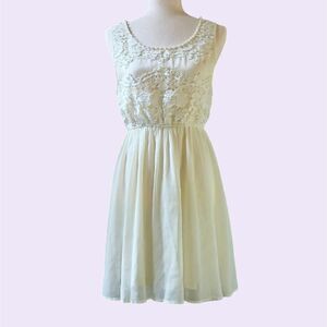 VINTAGE Mini Dress Chiffon Lace Pearls Ivory Bridal or Cocktail Party Size Large